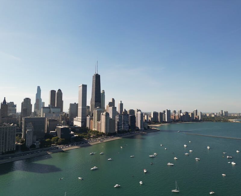 City Architecture - Stunning aerial view of Chicago skyline over Lak #19001877
