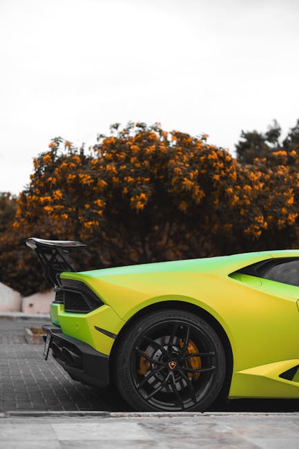Luxury Cars - Close-up of a lime green Lamborghini Huracan sho #20534678